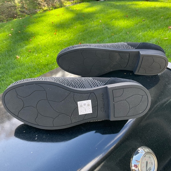 Skechers Air Cooled Memory Foam EUC - Picture 2 of 4